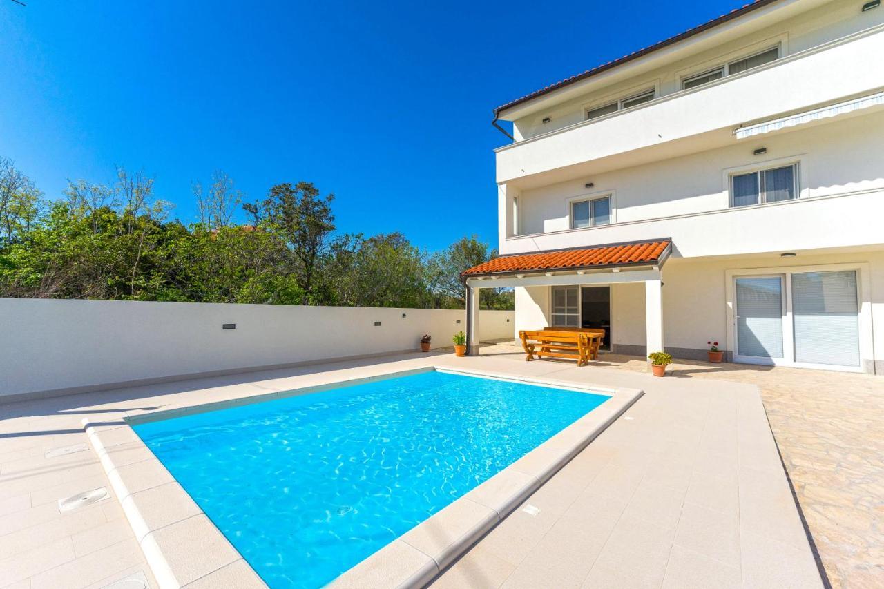 Villa Bianca - Apartment With Private Pool Privlaka  Buitenkant foto