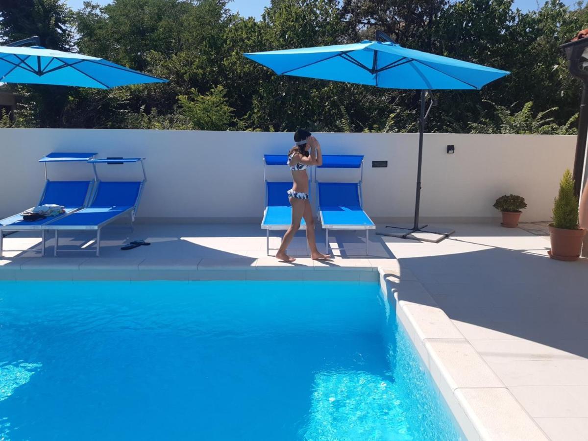 Villa Bianca - Apartment With Private Pool Privlaka  Buitenkant foto