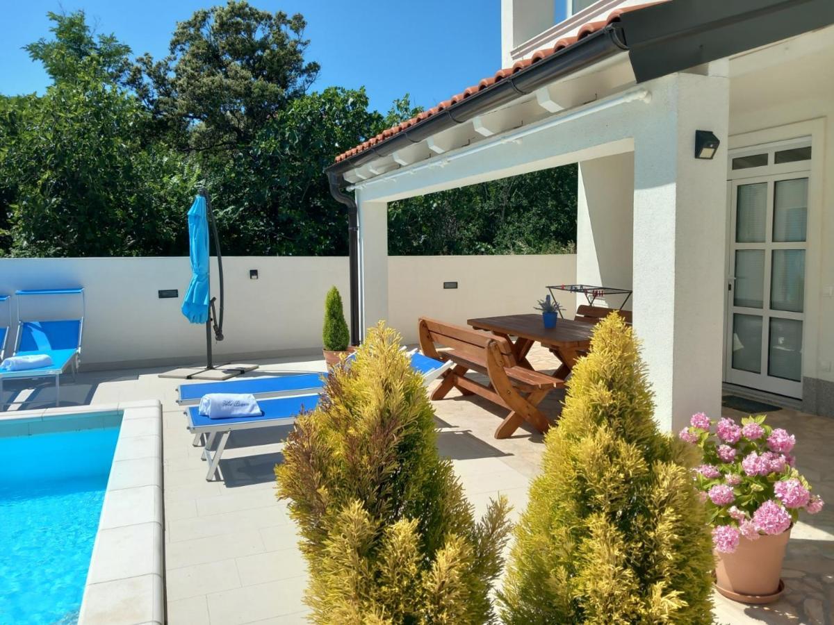 Villa Bianca - Apartment With Private Pool Privlaka  Buitenkant foto